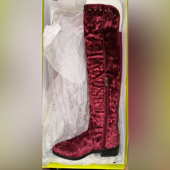 👢NIB! Burgundy Velvet Studded Knee High Boots - Picture 3 of 10